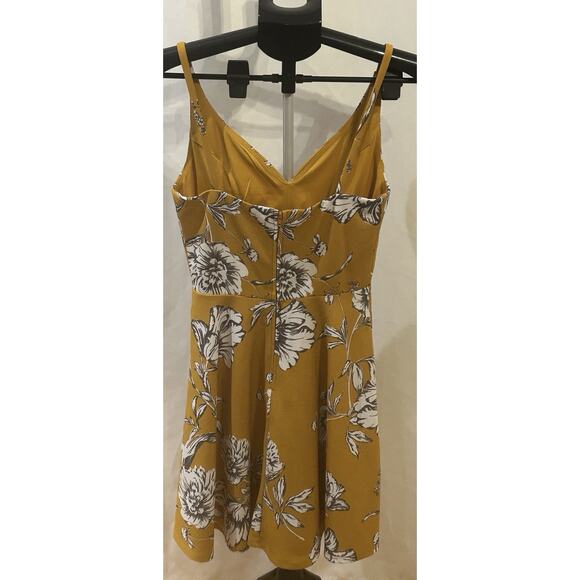 NWT Midnight Doll Floral Fit & Flare Mini Sundress Junior's size 3 - Picture 2 of 3